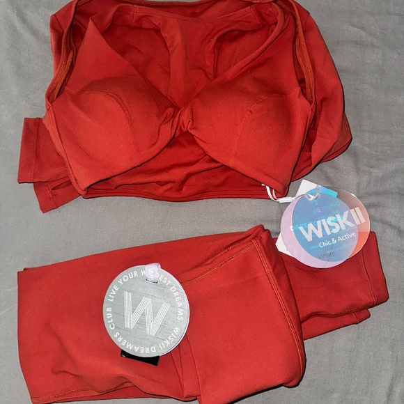 Wiskii Firecracker Active workout legging twist crop top set size small - Picture 2 of 3